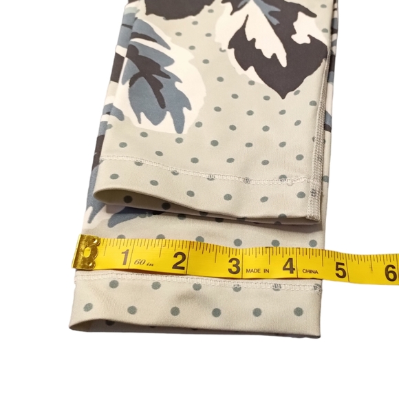 Nike Pro Dri-Fit Floral with Polka Dots Leggings - Picture 7 of 9